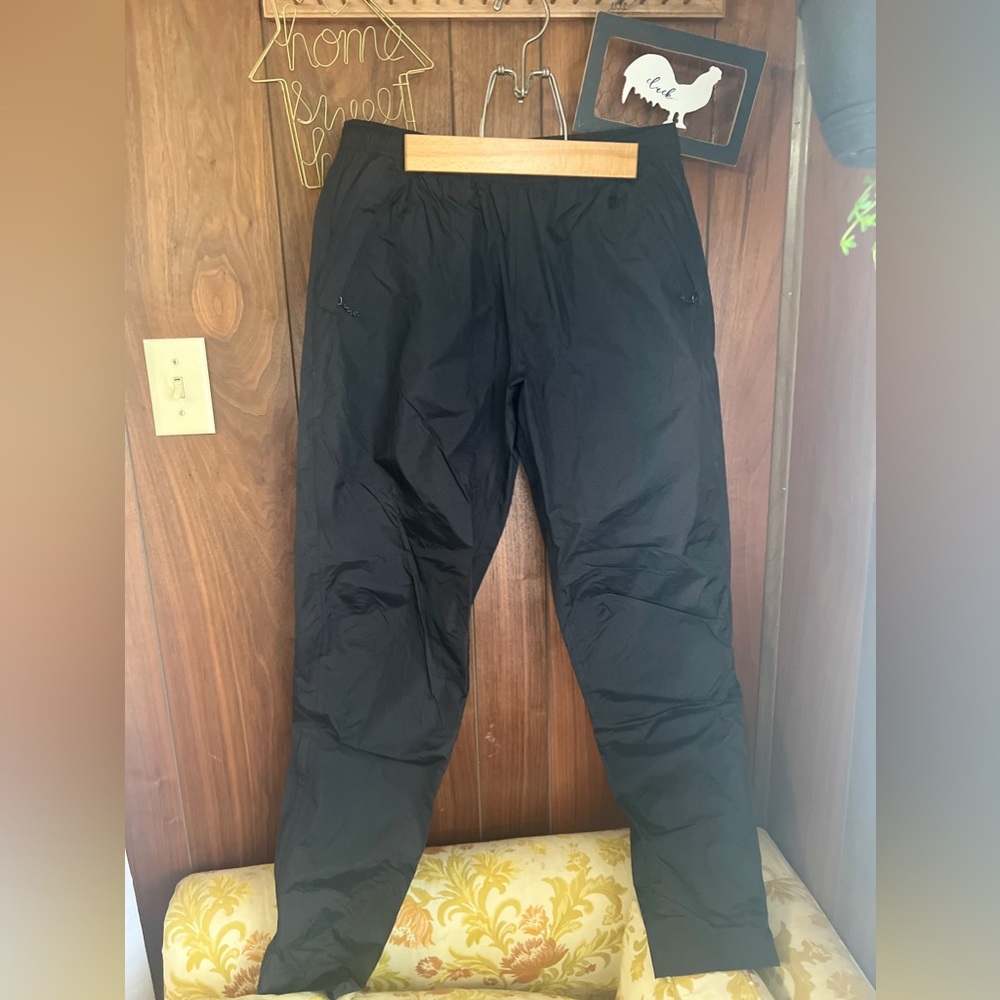 Patagonia Black pants h2no